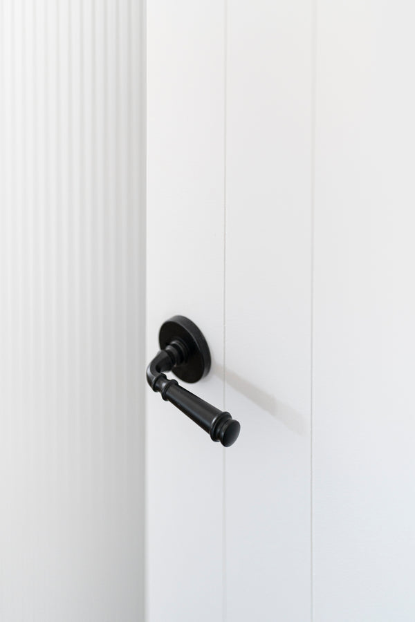 L24 - Bangalow Lever