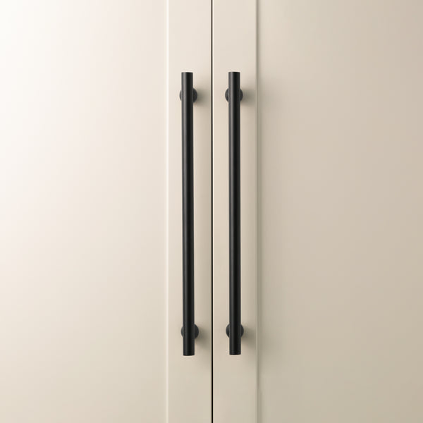 C242 - Matt Black Franklin Appliance Pull