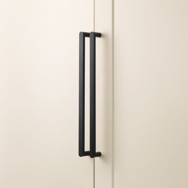 C250 - Matt Balck Trevallyn Appliance Pull