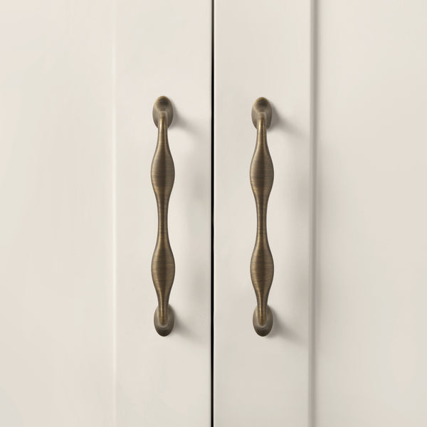 C252 - Lantana Wavy Cabinet Handle