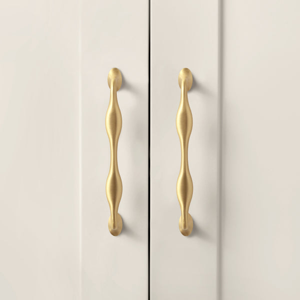 C252 - Lantana Wavy Cabinet Handle