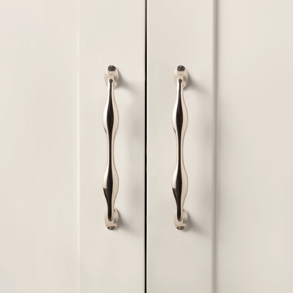C252 - Lantana Wavy Cabinet Handle