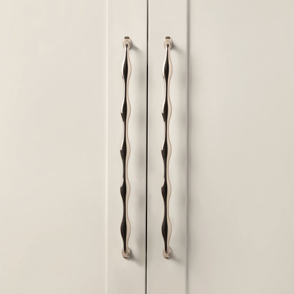 C252 - Lantana Wavy Cabinet Handle