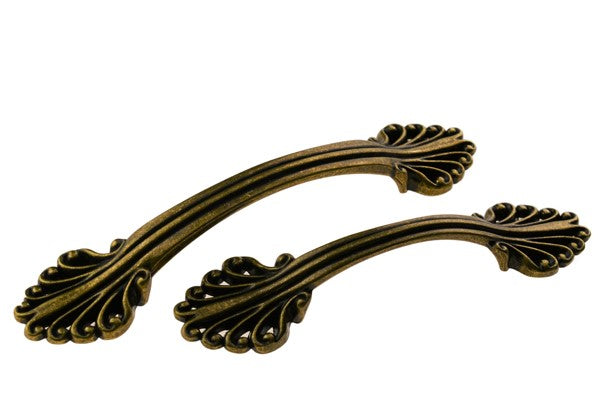 Antique Gold Elegant Curved Handle Cabinet Handle (C135 AG Ferngully)